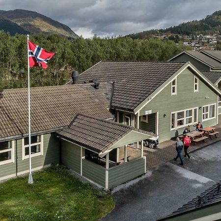 Forde Gjestehus Og Camping Экстерьер фото
