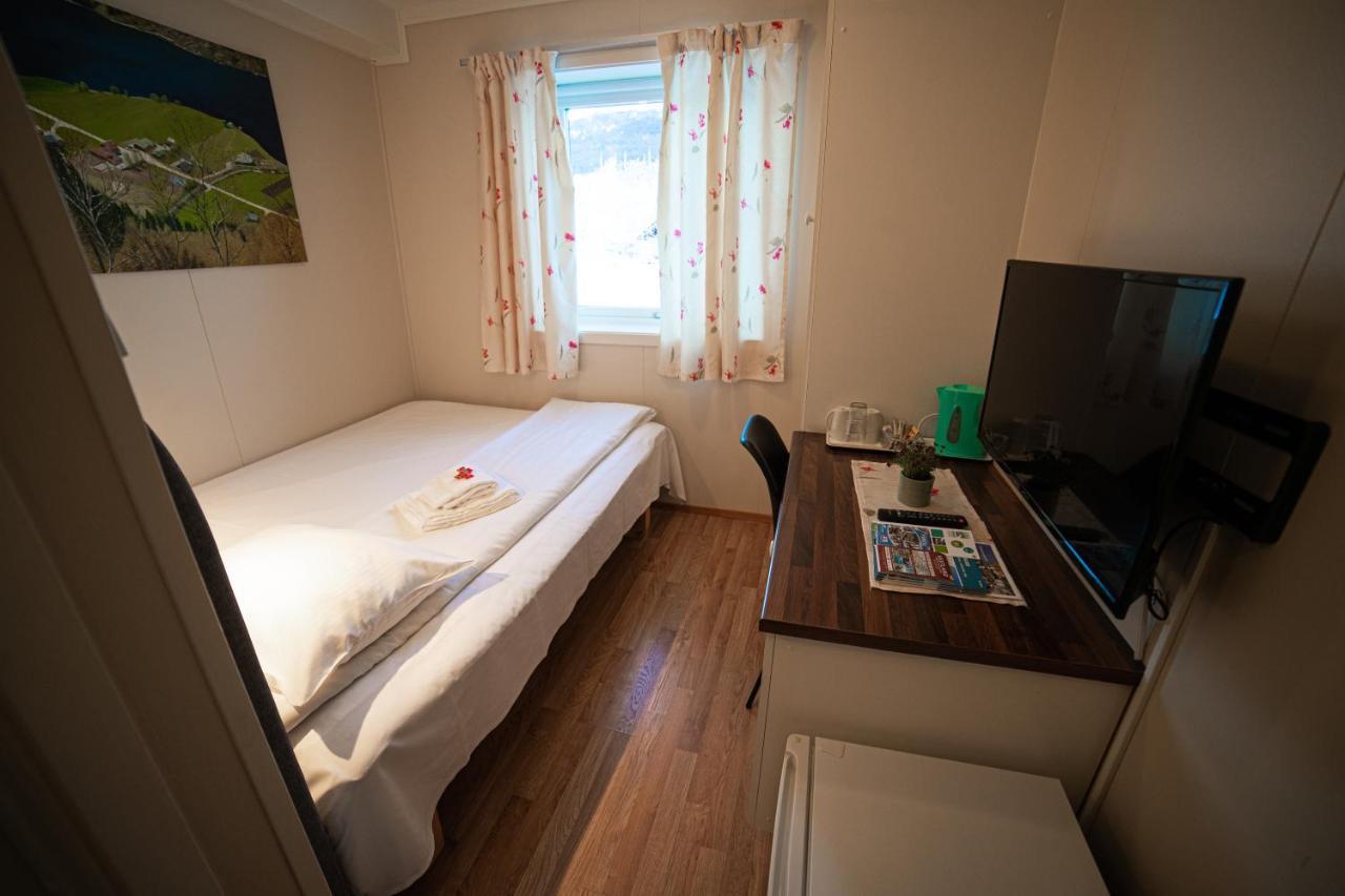 Forde Gjestehus Og Camping Экстерьер фото