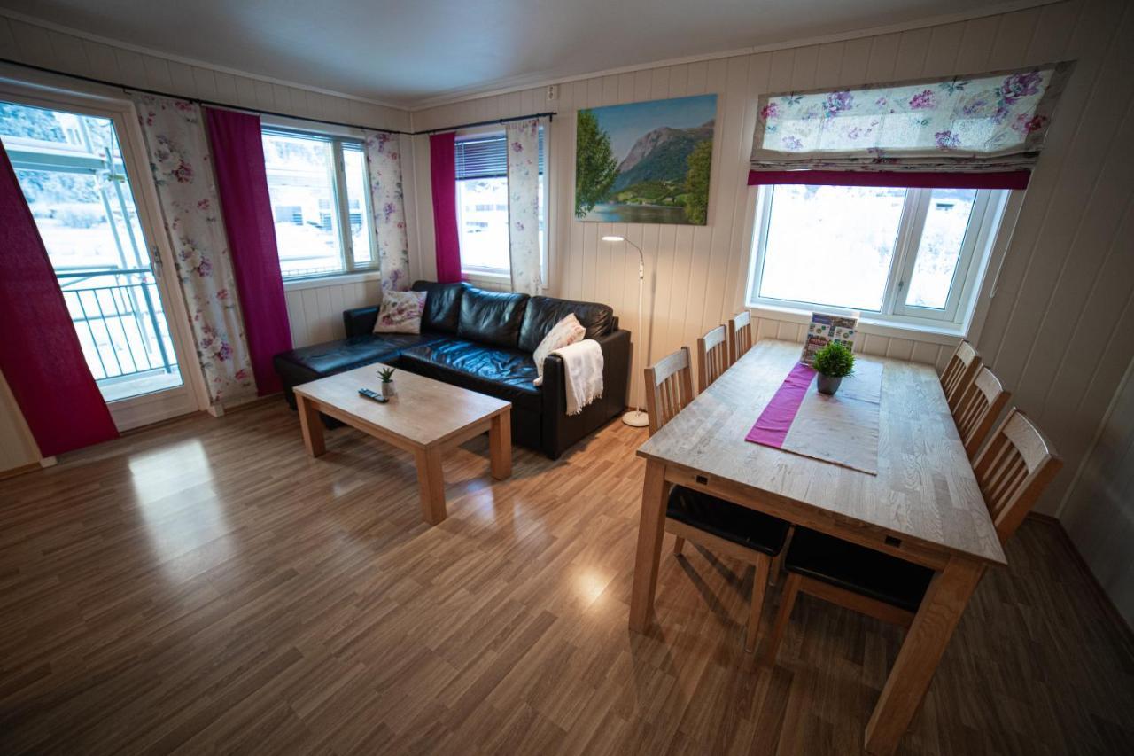 Forde Gjestehus Og Camping Экстерьер фото
