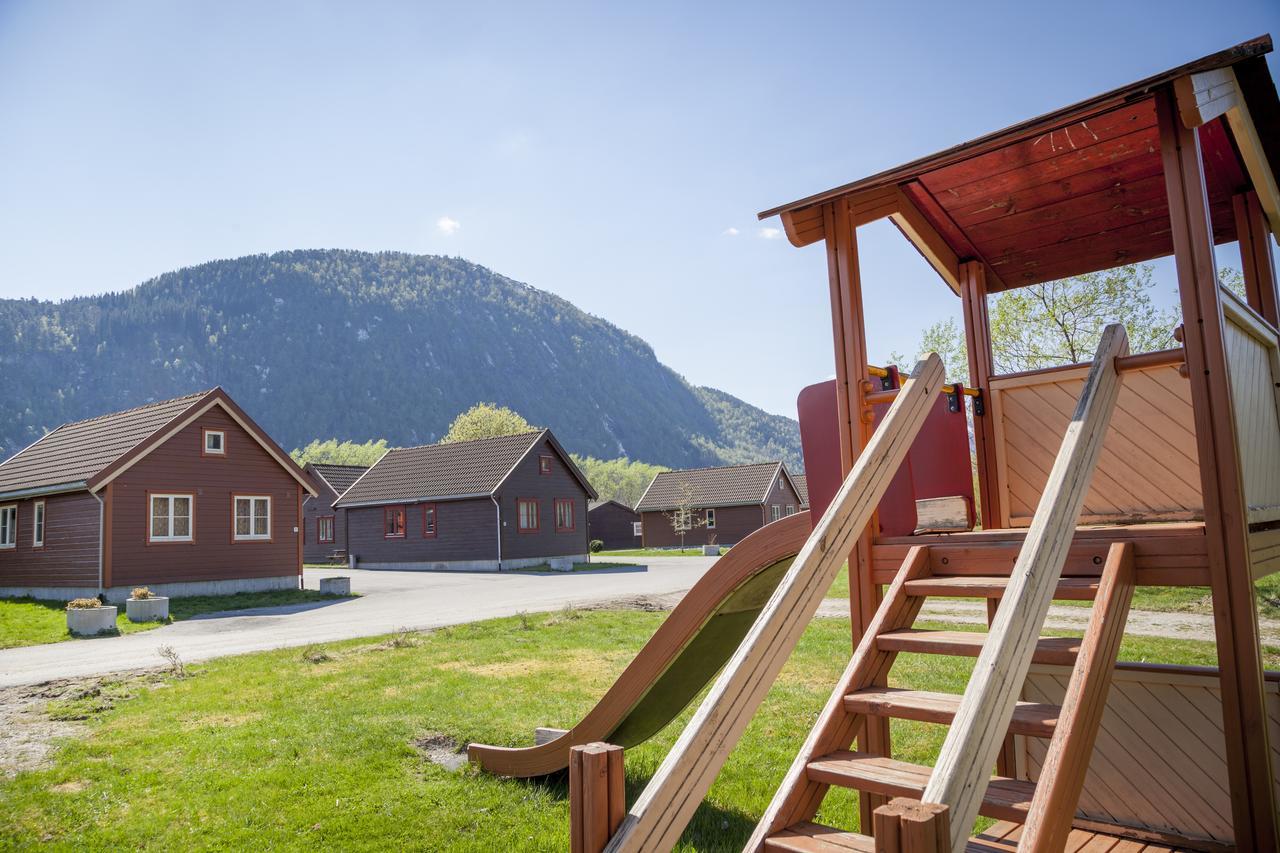 Forde Gjestehus Og Camping Экстерьер фото